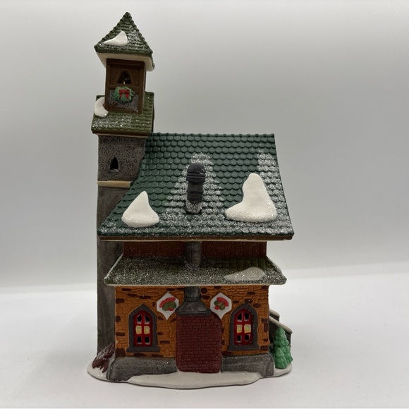 Department 56 North Pole Chapel, Cappella Natalizia Con Campanile E Luci, Villaggio Natalizio